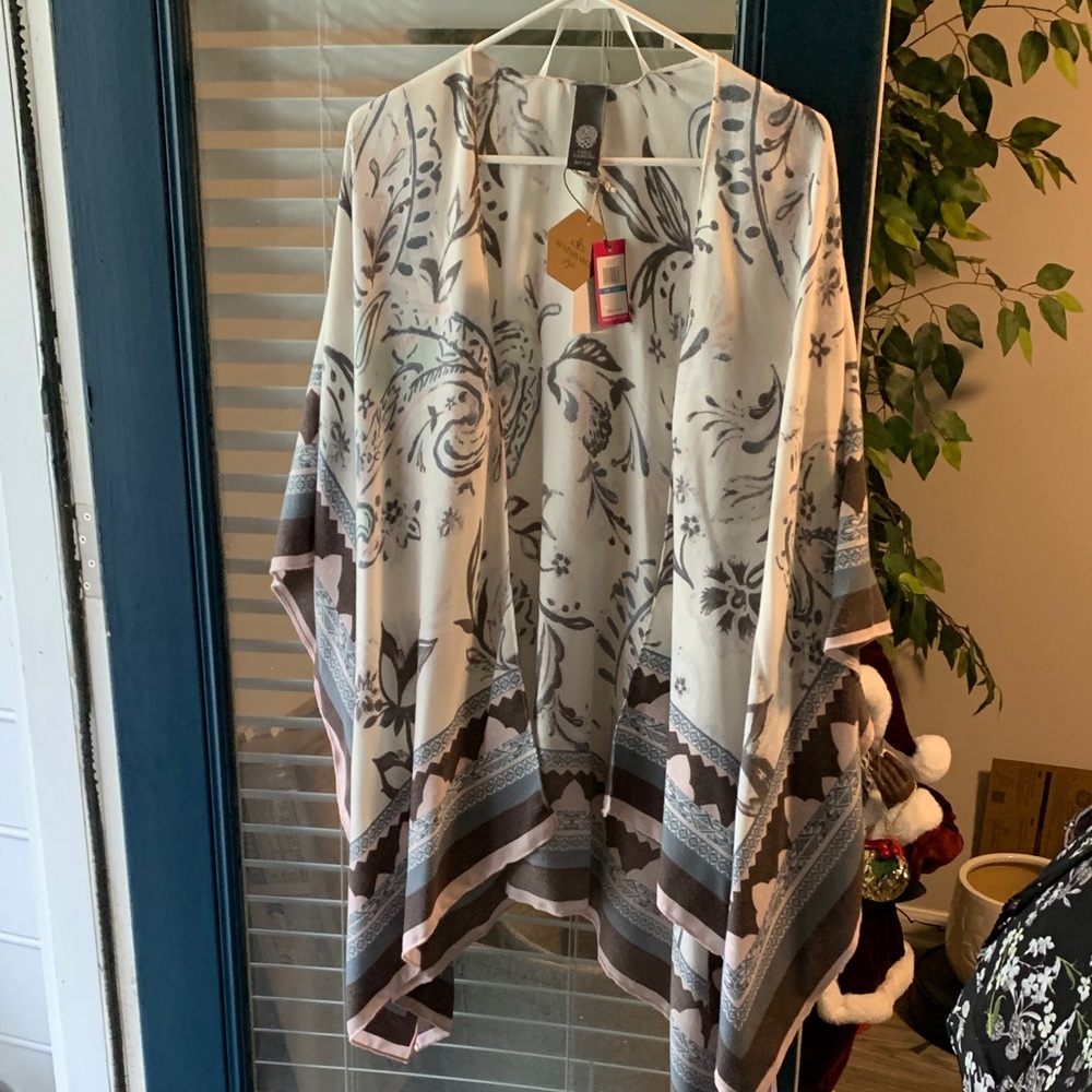 Vince Camuto Neutral Floral-Print Kimono